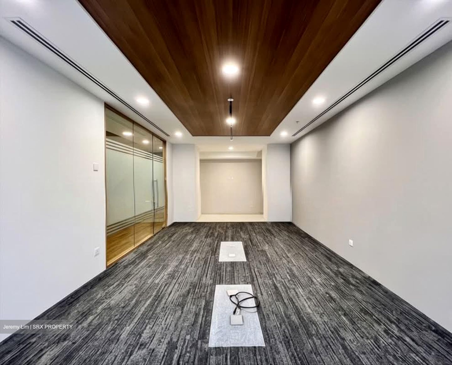 Oue Downtown (D1), Office #552725601